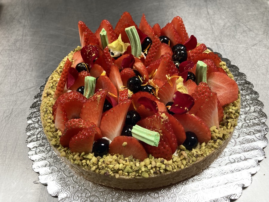 Custom cake example 1 at Ake'Larry